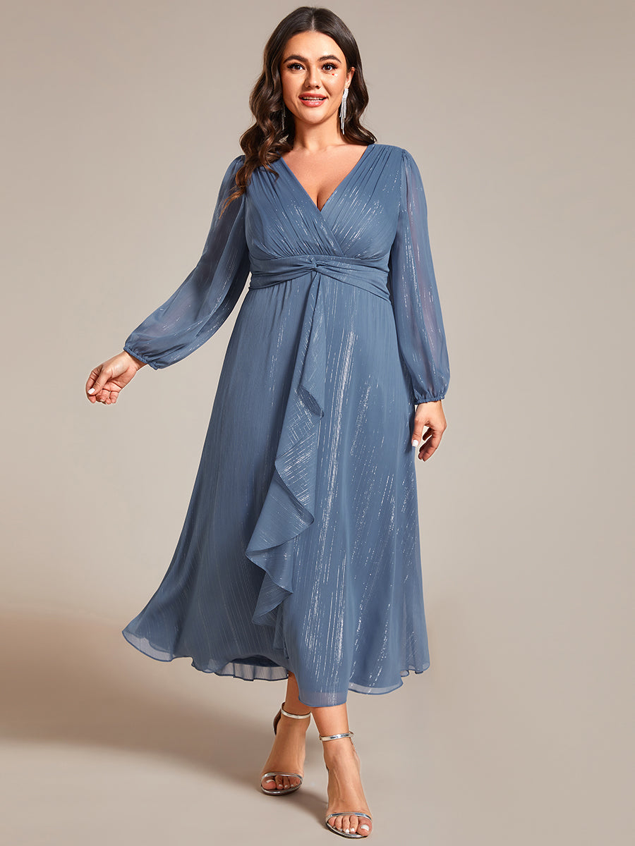 Robe d'invit¡§| de mariage trap¡§¡§ze en mousseline fluide ¡§¡è encolure ronde et longueur au genou #farbe_Taubenblau