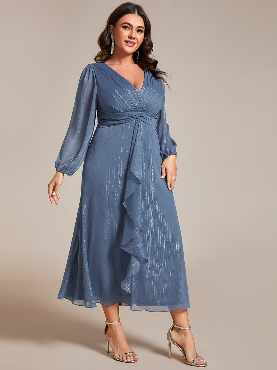 Robe d'invit¡§| de mariage trap¡§¡§ze en mousseline fluide ¡§¡è encolure ronde et longueur au genou #farbe_Taubenblau