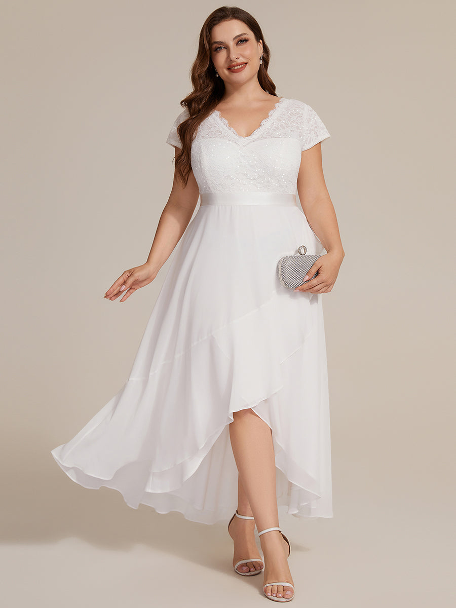 Asymmetrischer Saum, tiefer V-Ausschnitt, Chiffon-Kleid mit Rüschen-Patchwork – Hoch-Tief-Kleid #Farbe_Weiß
