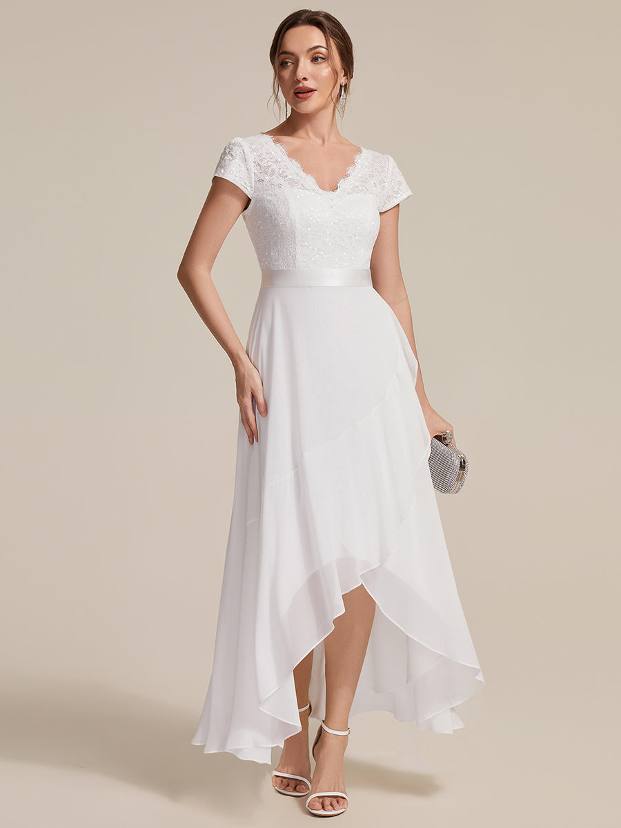 Asymmetrischer Saum, tiefer V-Ausschnitt, Chiffon-Kleid mit Rüschen-Patchwork – Hoch-Tief-Kleid #Farbe_Weiß