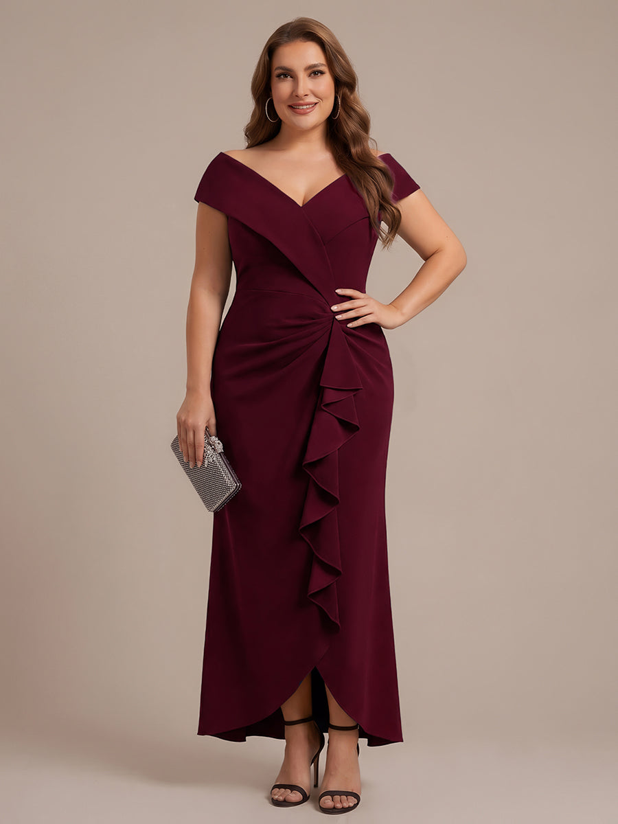 Asymmetrischer Saum V-Ausschnitt Meerjungfrau Kleid Aus Krepp Schlitz Volants #Farbe_Burgunderrot