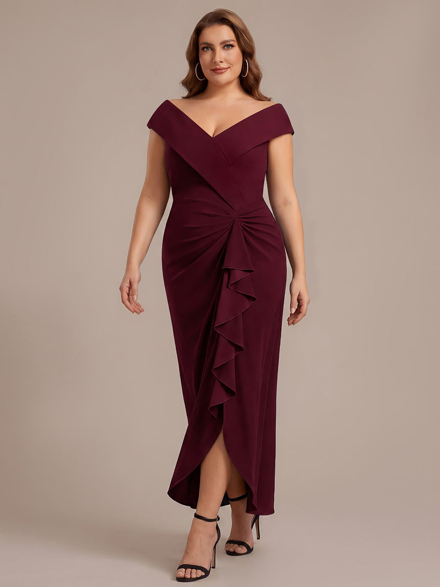 Asymmetrischer Saum V-Ausschnitt Meerjungfrau Kleid Aus Krepp Schlitz Volants #Farbe_Burgunderrot