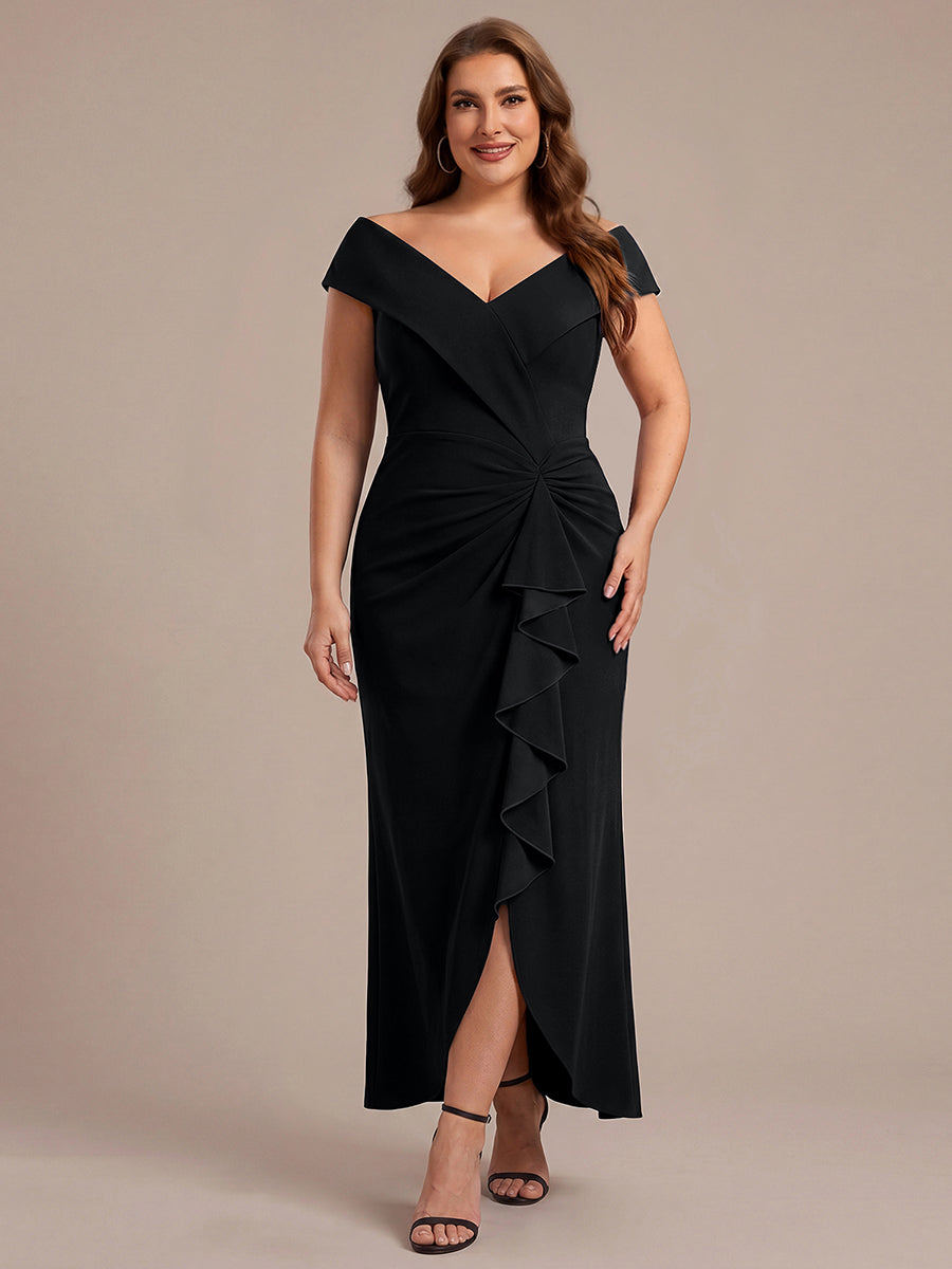 Asymmetrischer Saum V-Ausschnitt Meerjungfrau Kleid Aus Krepp Schlitz Volants #Farbe_Schwarz