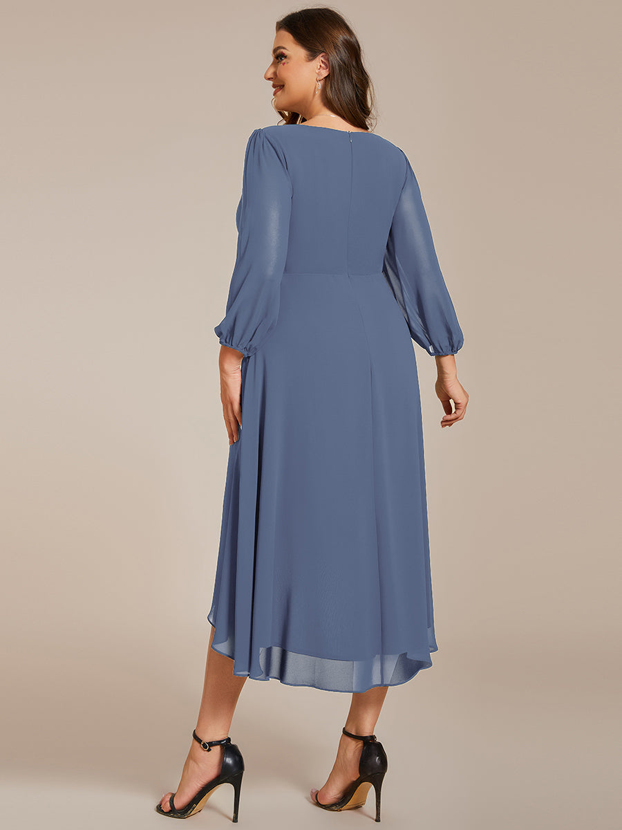 Robe d'invit¨¦ de mariage trap¨¨ze en mousseline fluide ¨¤ encolure ronde et longueur au genou #farbe_Taubenblau