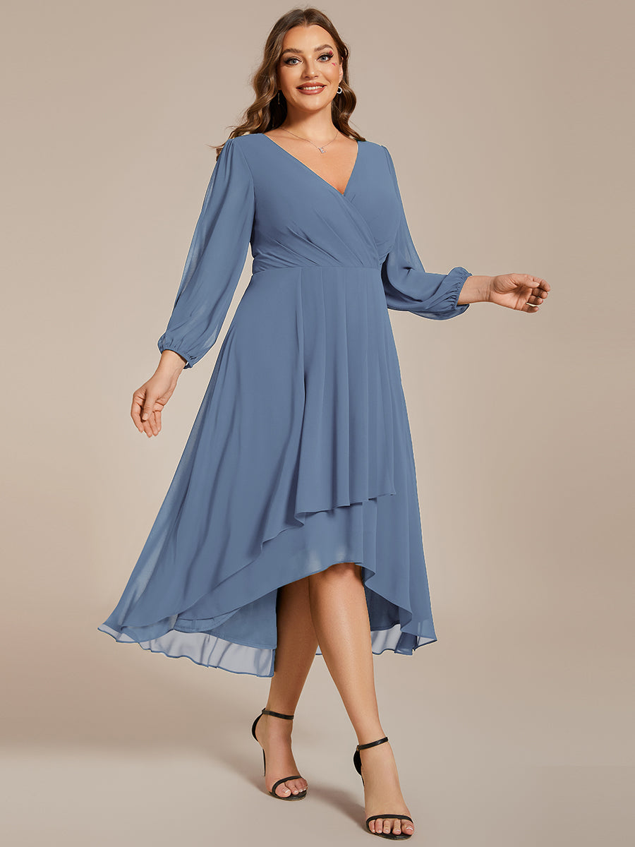 Robe d'invit¨¦ de mariage trap¨¨ze en mousseline fluide ¨¤ encolure ronde et longueur au genou #farbe_Taubenblau