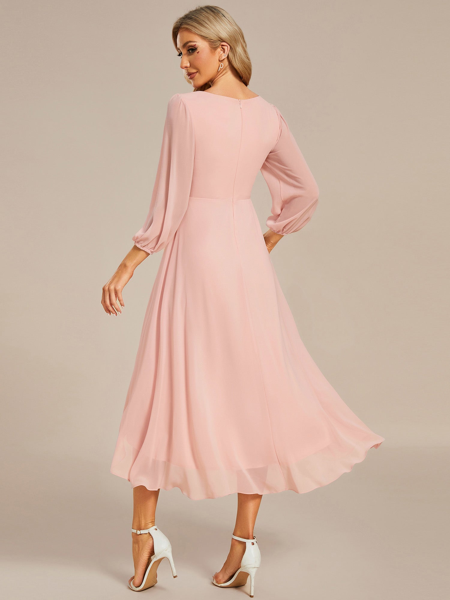 Robe d'invit¨¦ de mariage trap¨¨ze en mousseline fluide ¨¤ encolure ronde et longueur au genou #farbe_Pink