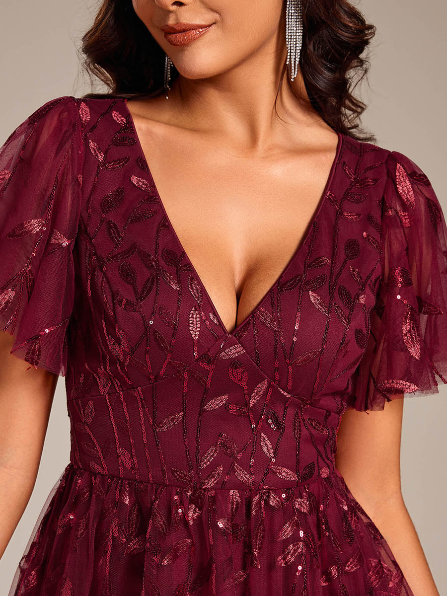 Midi Länge V-Ausschnitt A-Linie Pailletten Kleid Mit Besticktem Blumenmuster Und Gerafften Details #Farbe_Burgunderrot