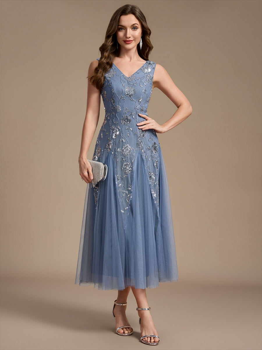 Ärmelloses Paillettenkleid mit Perlenstickerei und V-Ausschnitt hochzeitsgastkleid #Farbe_Taubenblau
