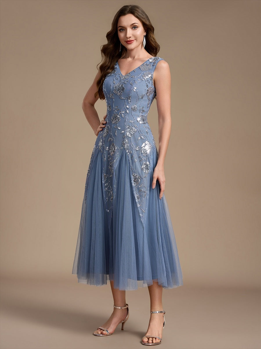 Ärmelloses Paillettenkleid mit Perlenstickerei und V-Ausschnitt hochzeitsgastkleid #Farbe_Taubenblau