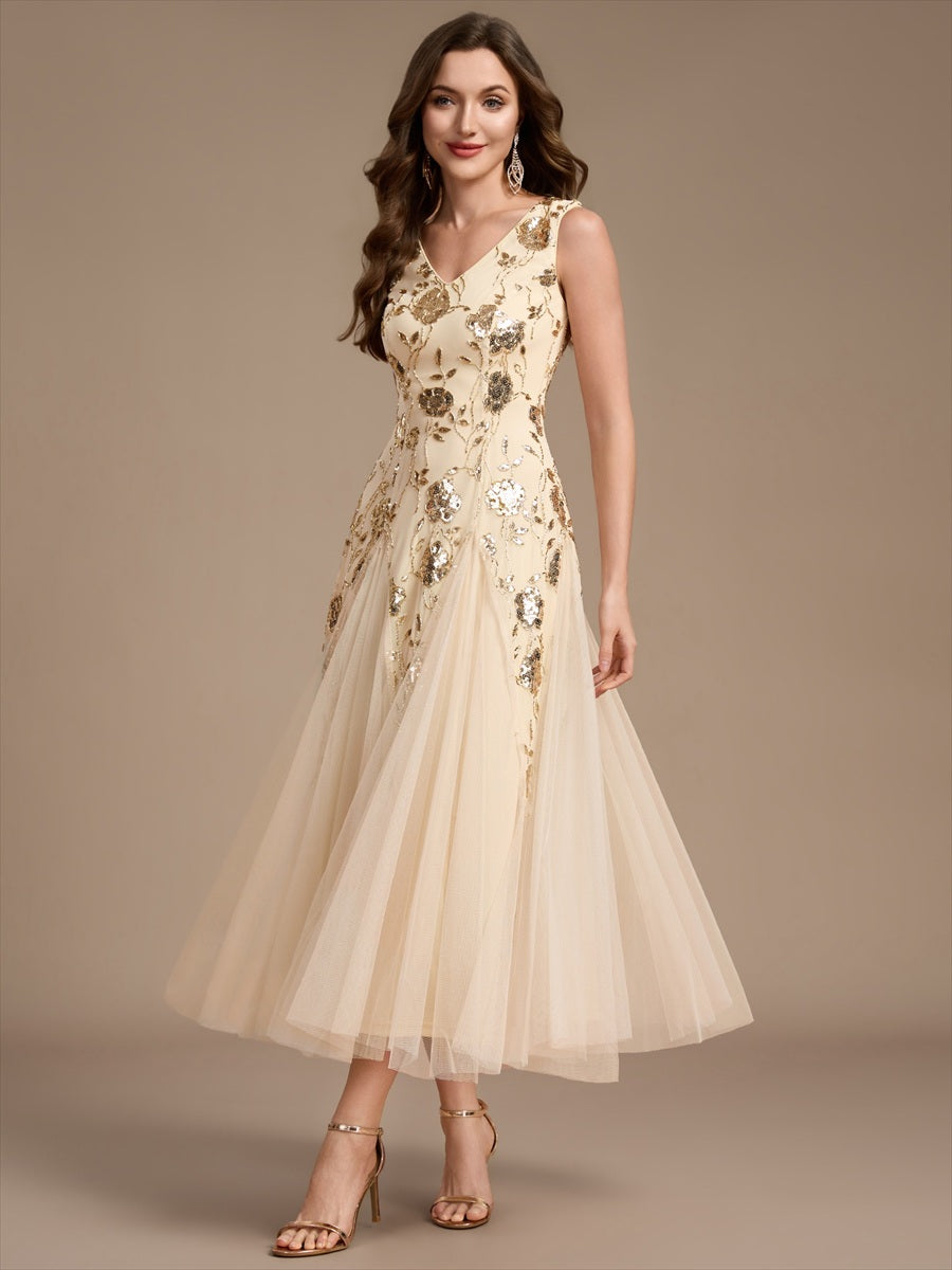 Ärmelloses Paillettenkleid mit Perlenstickerei und V-Ausschnitt hochzeitsgastkleid #Farbe_Gold