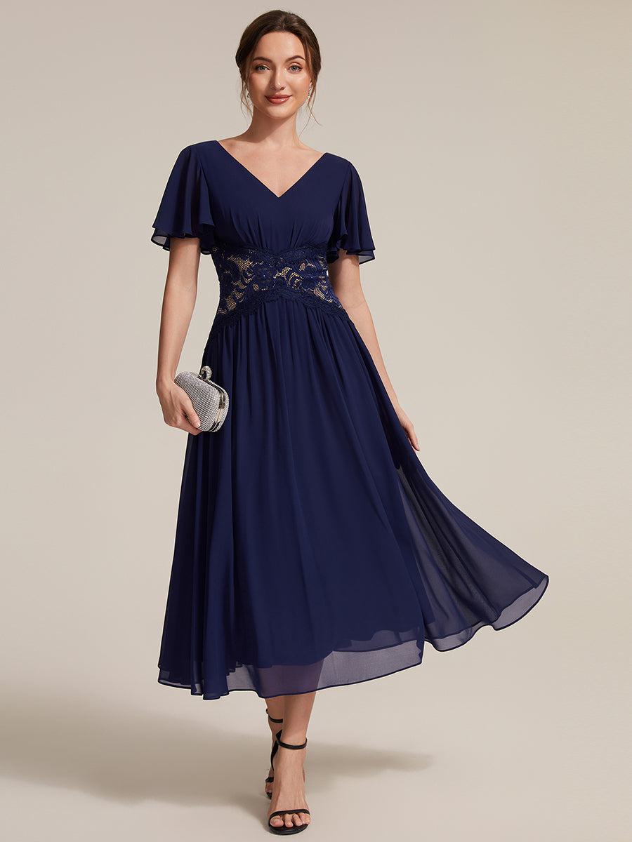 Midi Tee-Länge A-Linie Kleid Mit V-Ausschnitt Chiffon Stoff Und Rüschen Eleganter Stil Kleid #Farbe_Marineblau