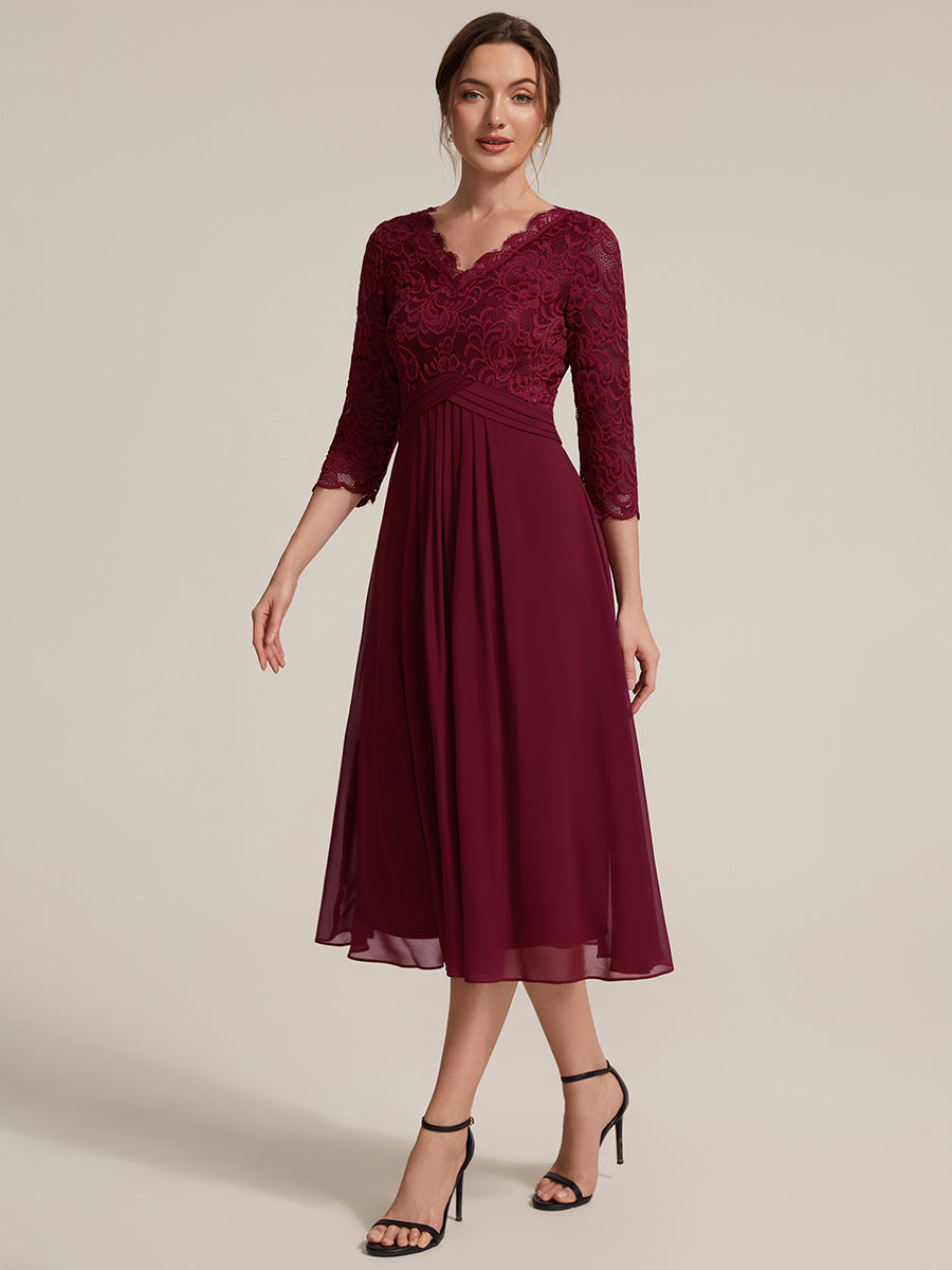 Midi Tee Länge V Ausschnitt Etui Kleid Aus Spitze Elegantes Design Für Besondere Anlässe #Farbe_Burgunderrot