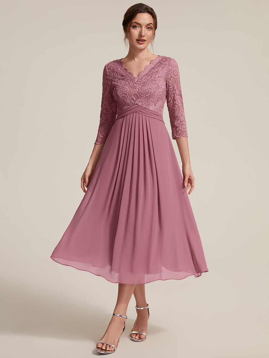 Midi Tee Länge V Ausschnitt Etui Kleid Aus Spitze Elegantes Design Für Besondere Anlässe #Farbe_Orchideenviolett