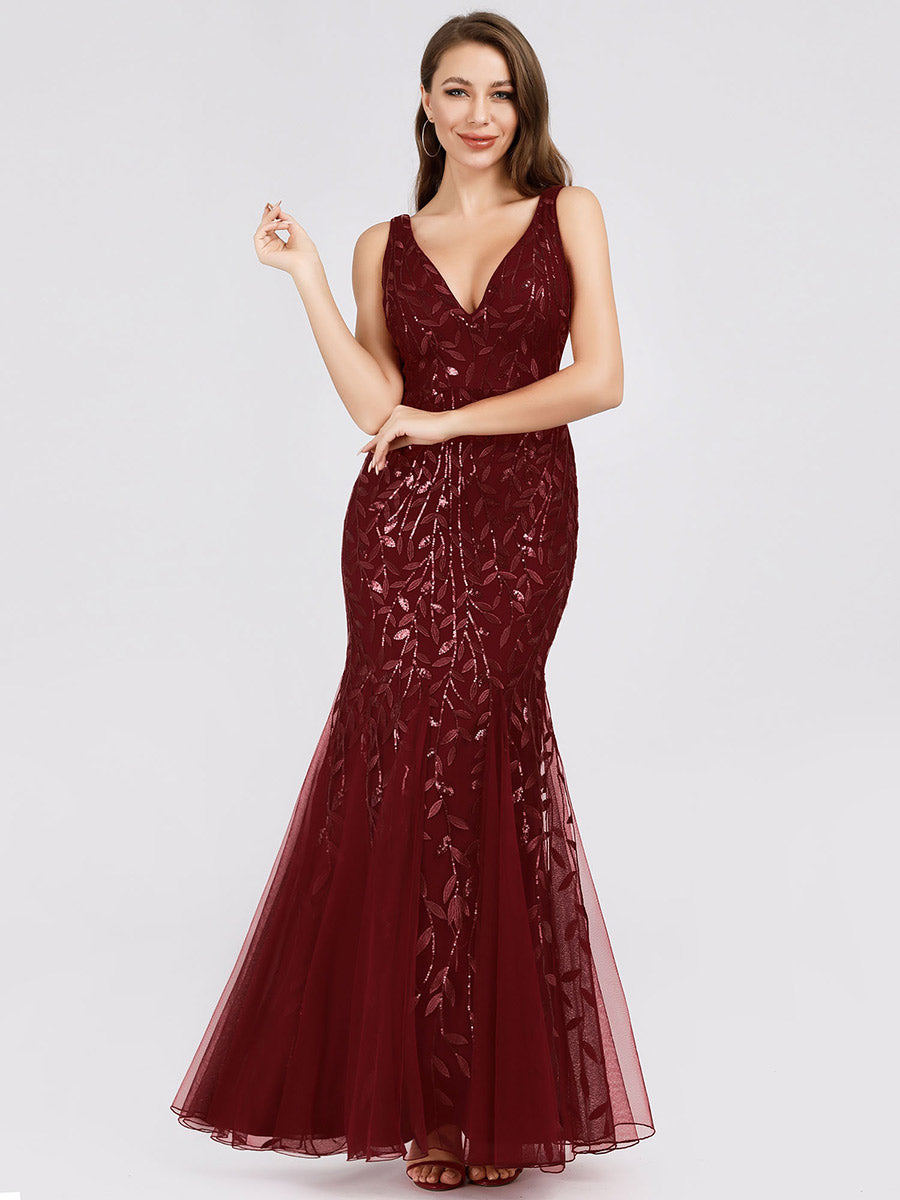 Abendkleid in Meerjungfrau-Form aus Tüll mit Pailletten und V-Ausschnitt