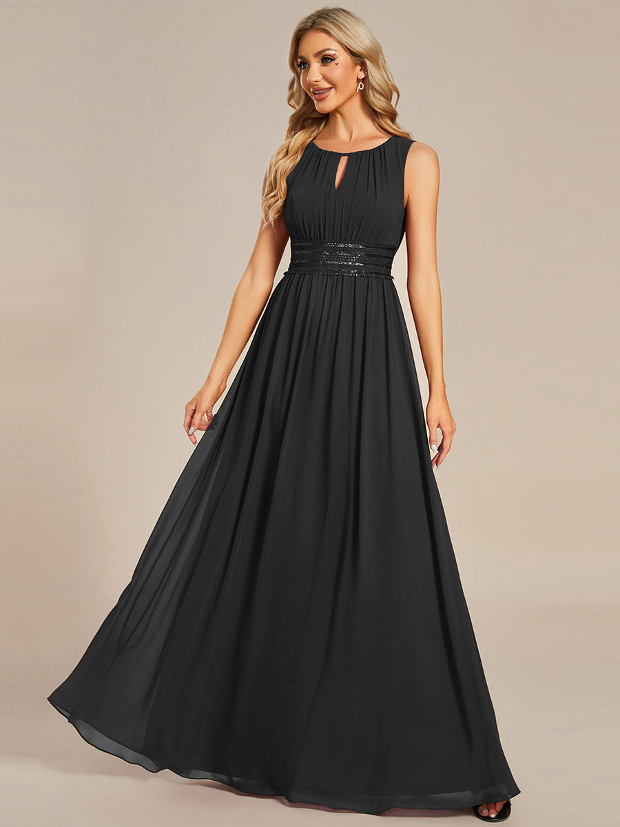 Bodenlanger A-Linien Chiffon Kleid Mit Rundhalsausschnitt Und Bestickten Details #Farbe_Schwarz
