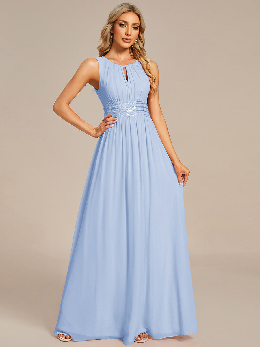 Bodenlanger A-Linien Chiffon Kleid Mit Rundhalsausschnitt Und Bestickten Details #Farbe_Eisblau