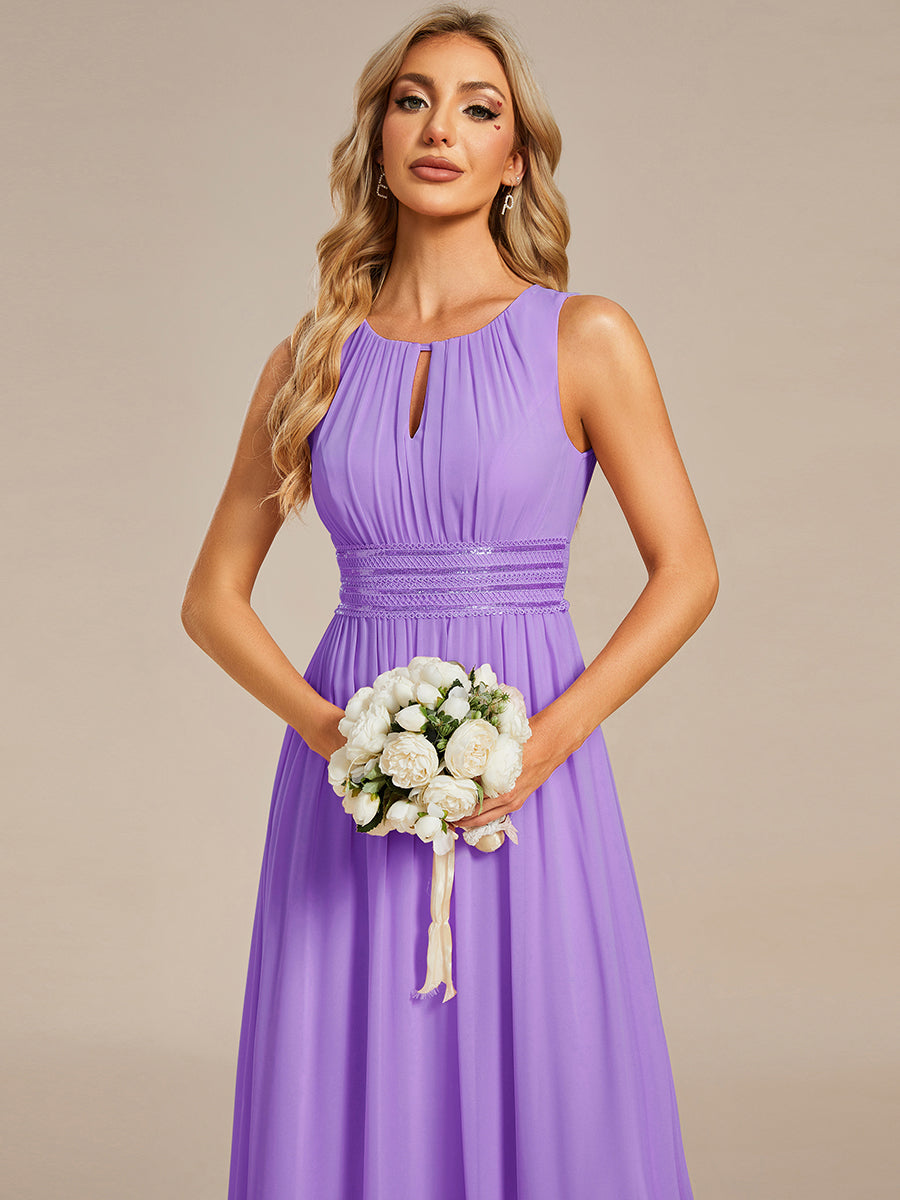 Bodenlanger A-Linien Chiffon Kleid Mit Rundhalsausschnitt Und Bestickten Details #Farbe_Lavendel