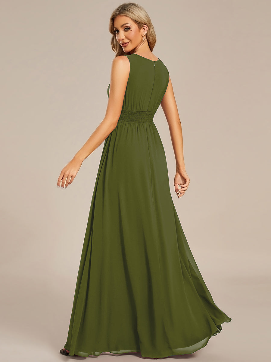 Bodenlanger A-Linien Chiffon Kleid Mit Rundhalsausschnitt Und Bestickten Details #Farbe_Olivgrün
