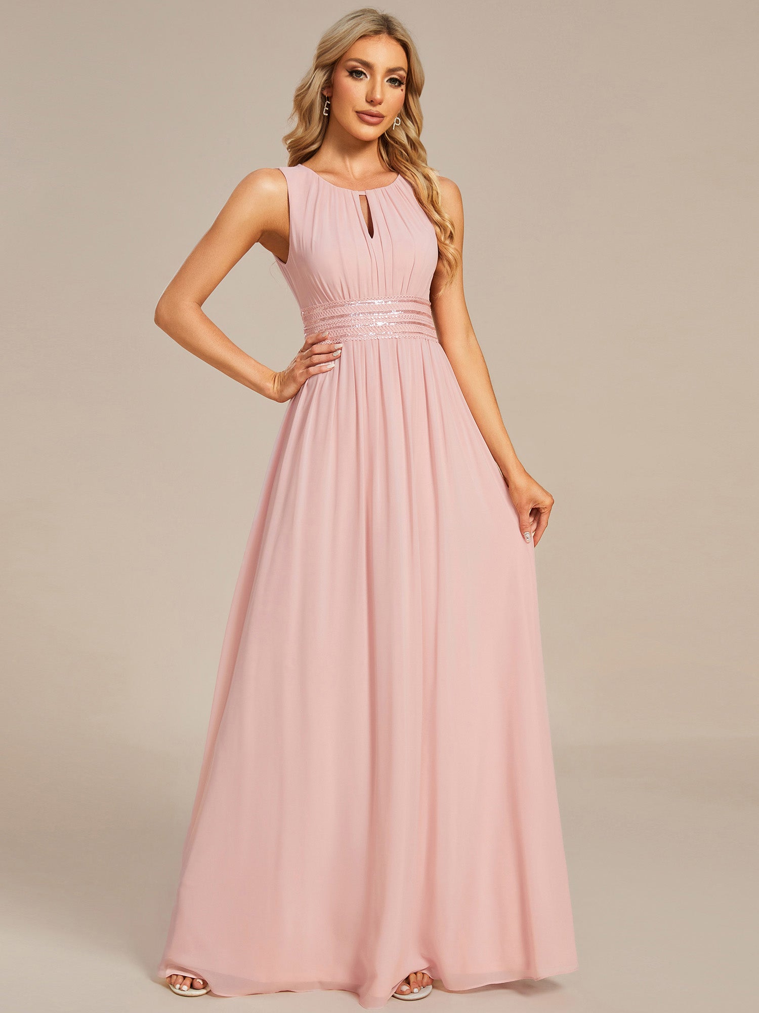 Bodenlanger A-Linien Chiffon Kleid Mit Rundhalsausschnitt Und Bestickten Details #Farbe_Pink