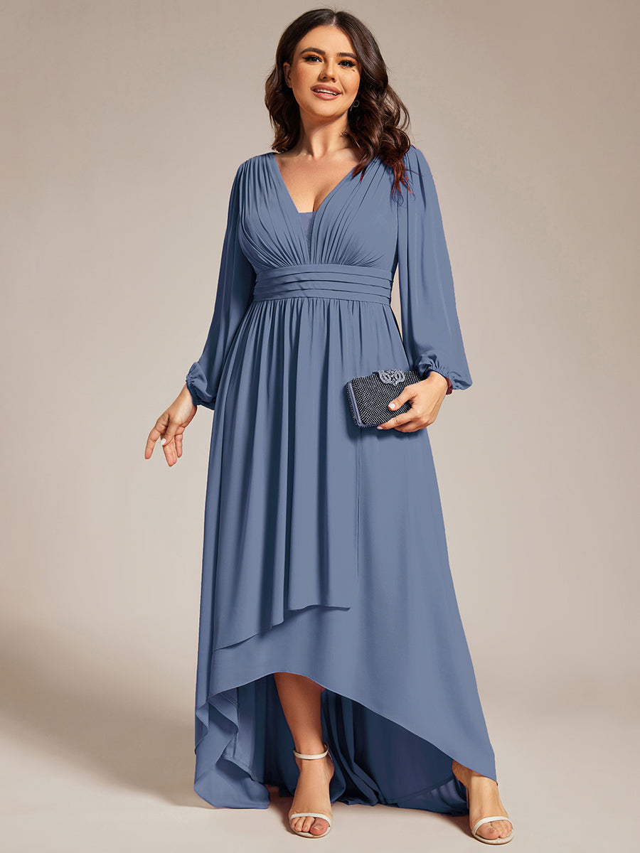 Robe d'invit¡§| de mariage trap¡§¡§ze en mousseline fluide ¡§¡è encolure ronde et longueur au genou #farbe_Taubenblau