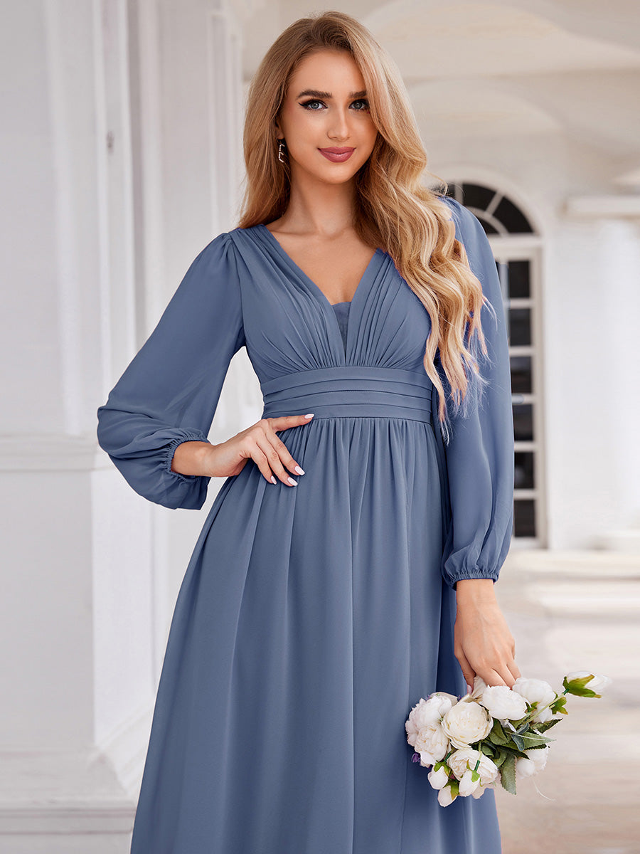 Robe d'invit¡§| de mariage trap¡§¡§ze en mousseline fluide ¡§¡è encolure ronde et longueur au genou #farbe_Taubenblau