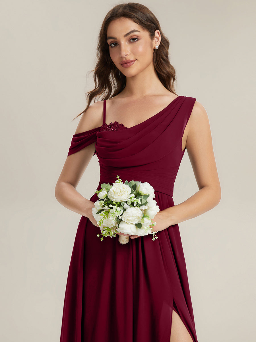 Bodenlanger Asymmetrischer A-Linien Chiffonkleid Mit Pailletten Hohem Schlitz Cowl Neck Kleid #Farbe_Burgunderrot