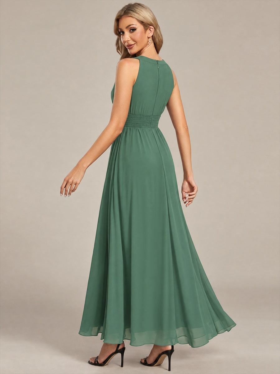 Maxilänge Halternacken Ausschnitt A-Linien Kleid Aus Chiffon Mit Corsage Für Elegante Anlässe Kleid #Farbe_Eukalyptus