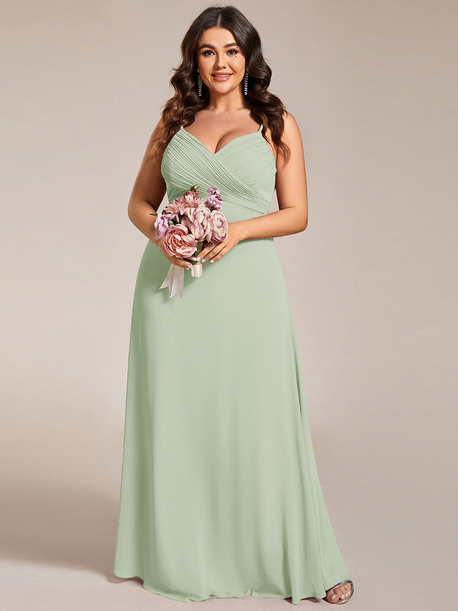 Brautjungfernkleid mit V-Ausschnitt schmalen Trägern und bodenlangem Rock #Farbe_Mintgrün