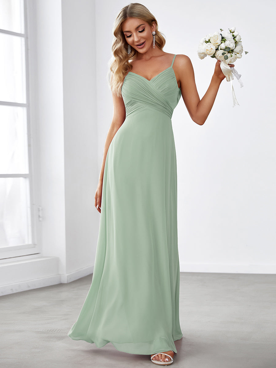 Brautjungfernkleid mit V-Ausschnitt schmalen Trägern und bodenlangem Rock #Farbe_Mintgrün