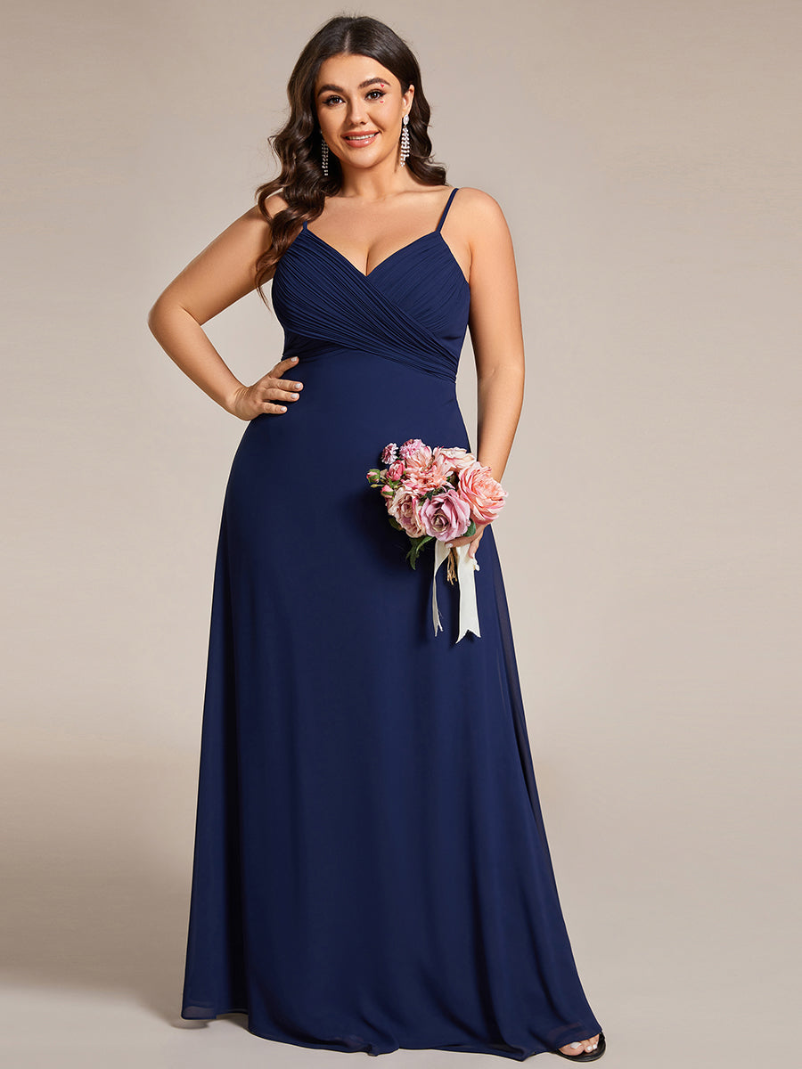 Brautjungfernkleid mit V-Ausschnitt schmalen Trägern und bodenlangem Rock #Farbe_Marineblau