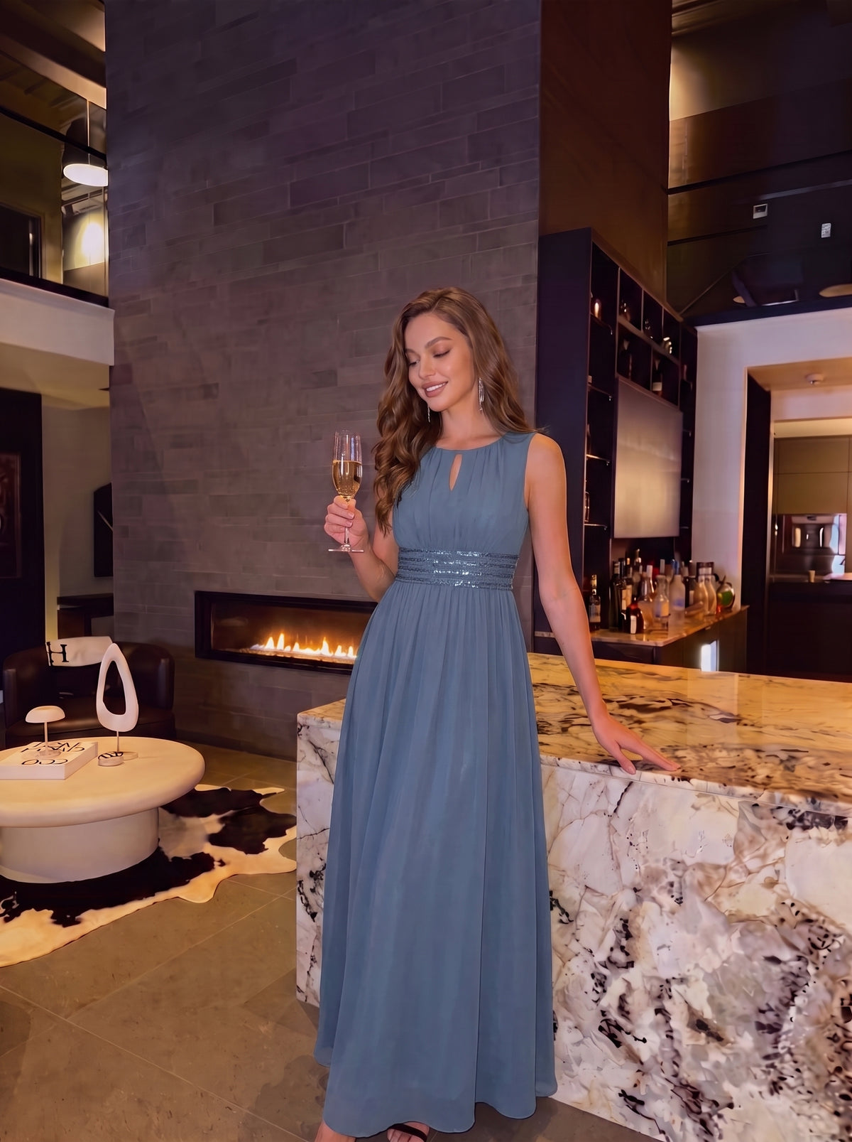Bodenlanger A-Linien Chiffon Kleid Mit Rundhalsausschnitt Und Bestickten Details #Farbe_Taubenblau