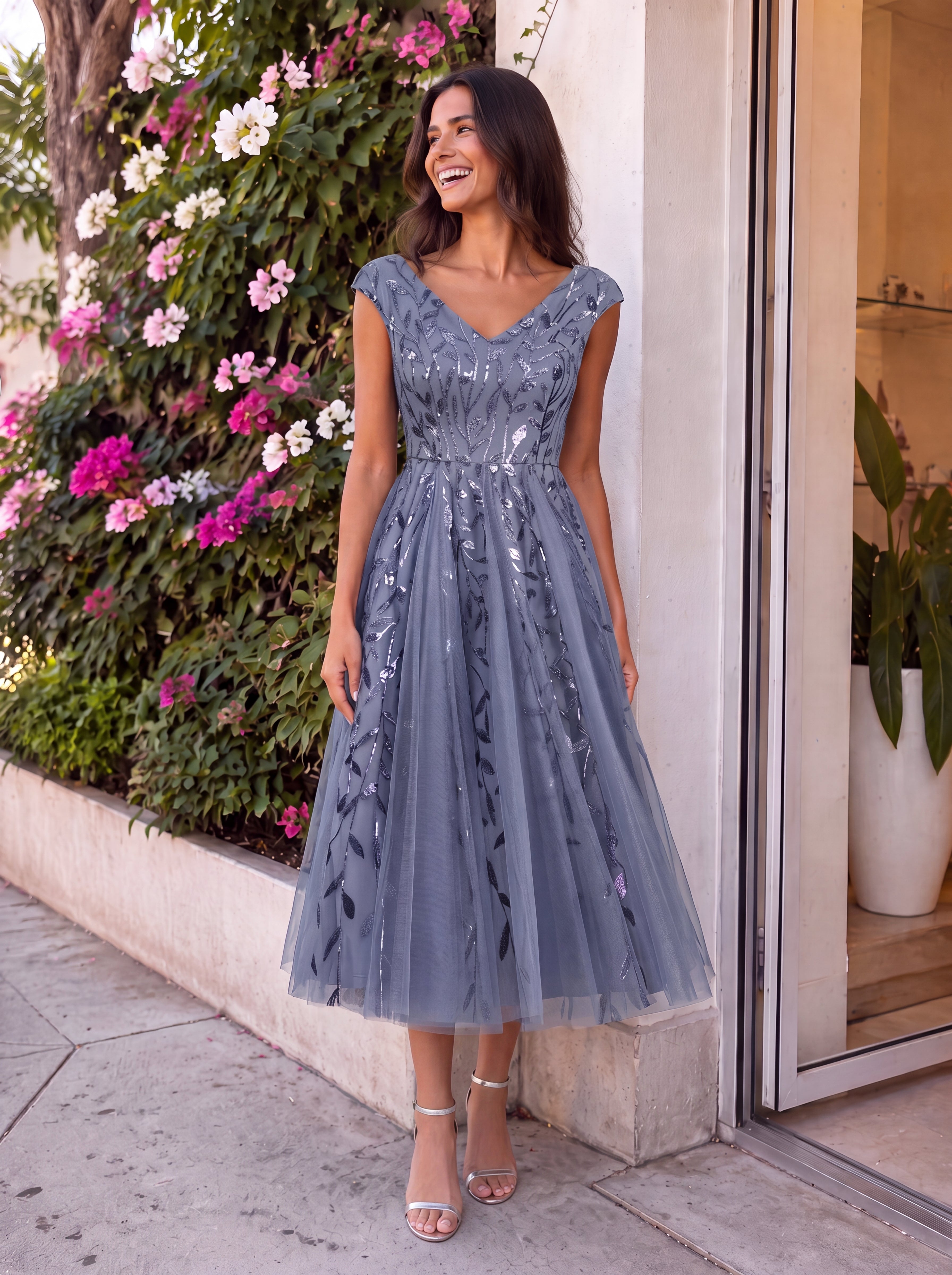 Midi Pailletten A-Linie Kleid Mit V-Ausschnitt Und Patchwork Details #Farbe_Taubenblau