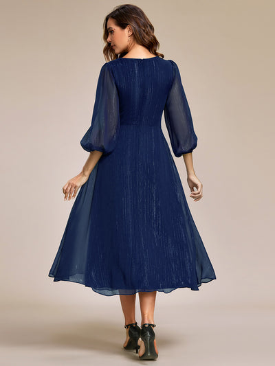 Robe d'invit¡§| de mariage trap¡§¡§ze en mousseline fluide ¡§¡è encolure ronde et longueur au genou #farbe_Marineblau