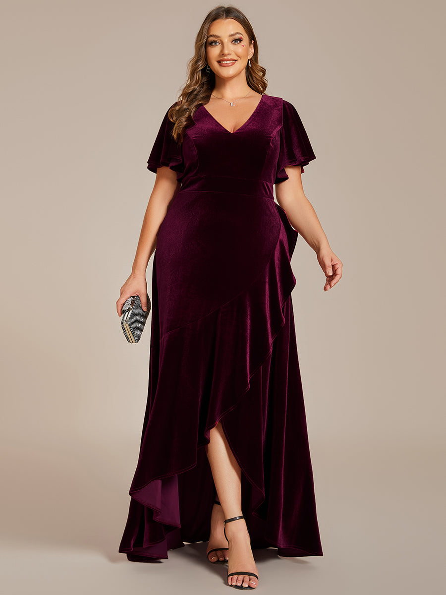 Hoch-Tief V-Ausschnitt A-Linie Samt Kleid Mit Rüschendetails #Farbe_Burgunderrot