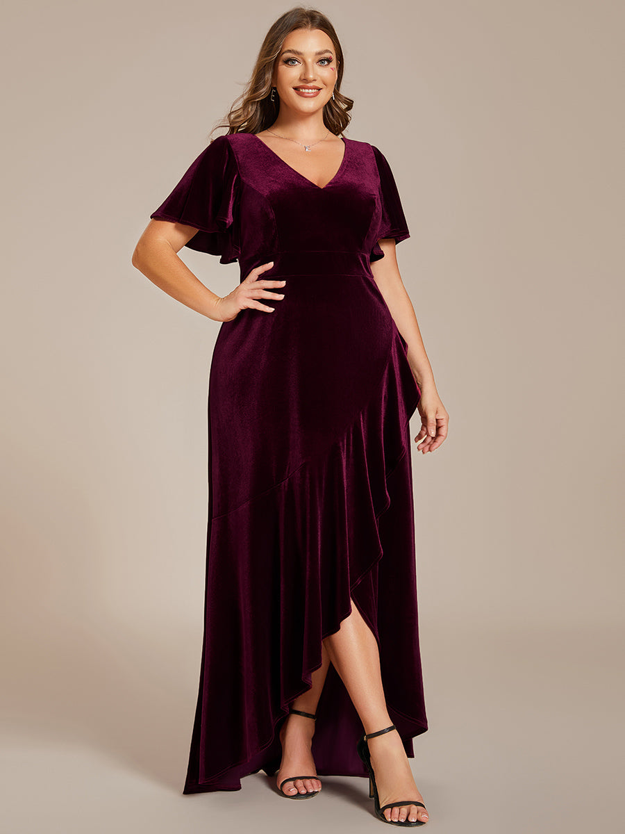 Hoch-Tief V-Ausschnitt A-Linie Samt Kleid Mit Rüschendetails #Farbe_Burgunderrot