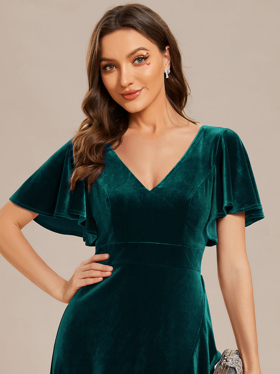Hoch-Tief V-Ausschnitt A-Linie Samt Kleid Mit Rüschendetails #Farbe_Dunkelgrün