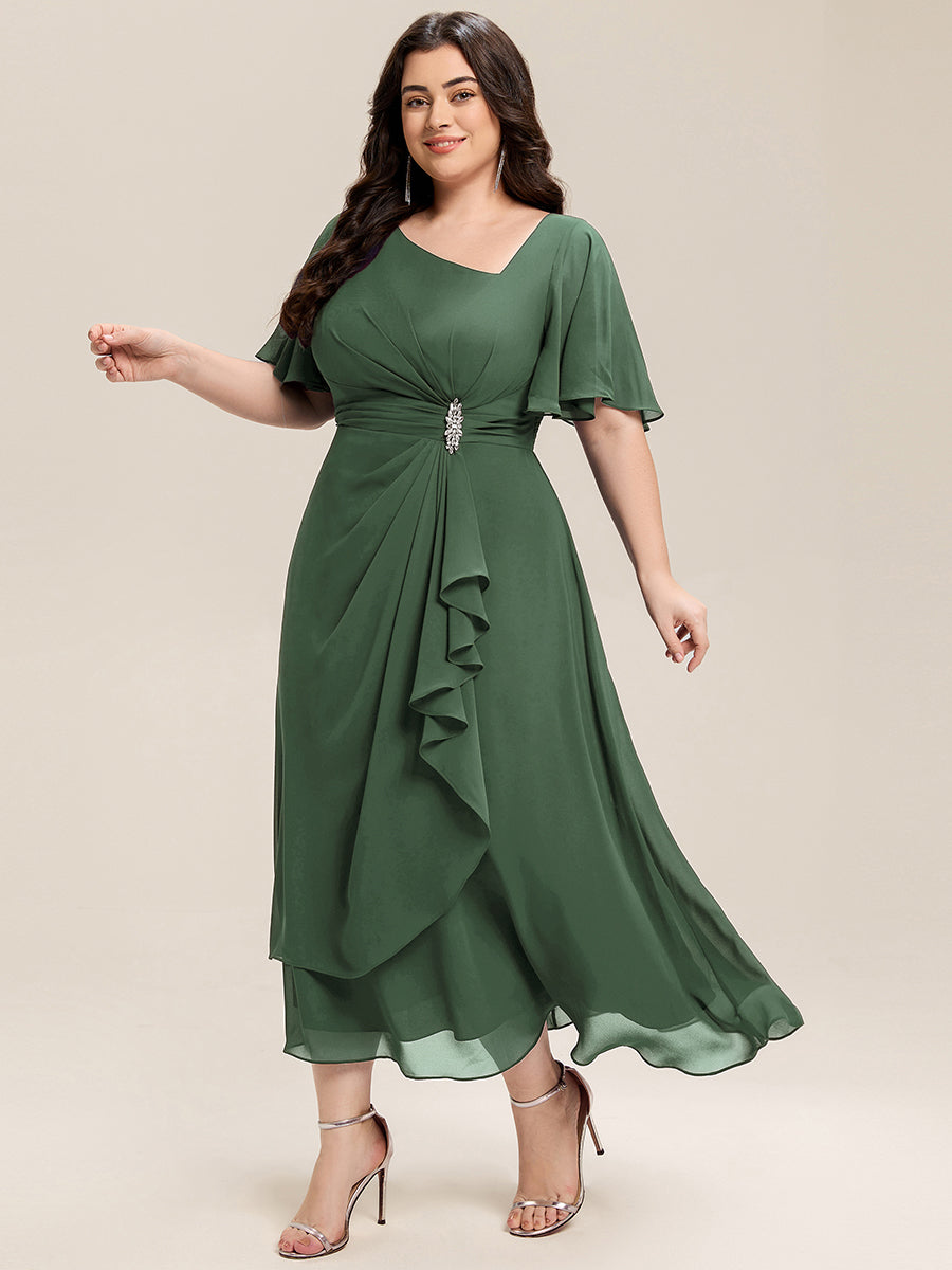 Abendkleid mit Volantärmeln und Strass-Details aus Chiffon abendkleid #Farbe_Eukalyptus