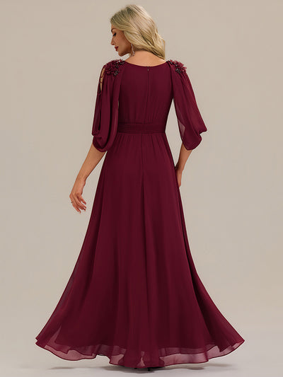 Bodenlanger V-Ausschnitt A-Linie Chiffonkleid Mit Blumenmuster Perlenapplikationen Und Raffung #Farbe_Burgunderrot