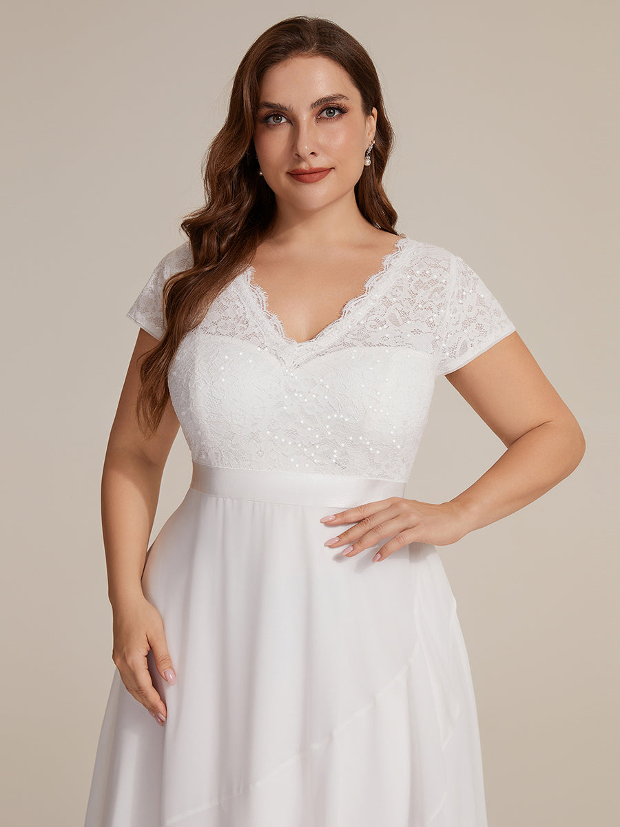 Asymmetrischer Saum, tiefer V-Ausschnitt, Chiffon-Kleid mit Rüschen-Patchwork – Hoch-Tief-Kleid #Farbe_Weiß