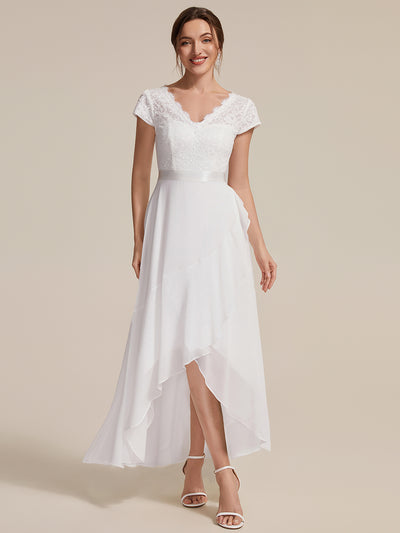 Asymmetrischer Saum, tiefer V-Ausschnitt, Chiffon-Kleid mit Rüschen-Patchwork – Hoch-Tief-Kleid #Farbe_Weiß