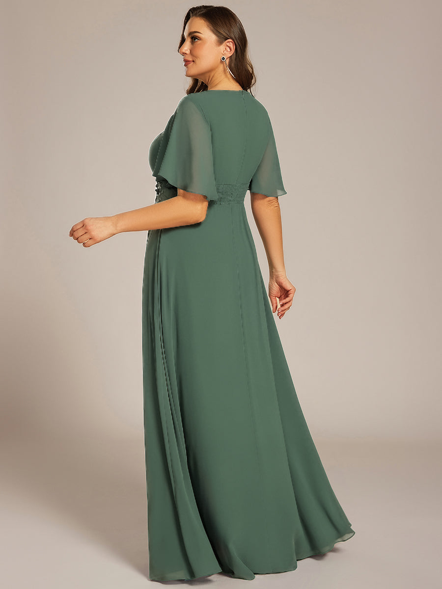 Bodenlanger A-Linien Chiffonkleid Mit Raffung Blumenmuster Und Applikationen #Farbe_Eukalyptus