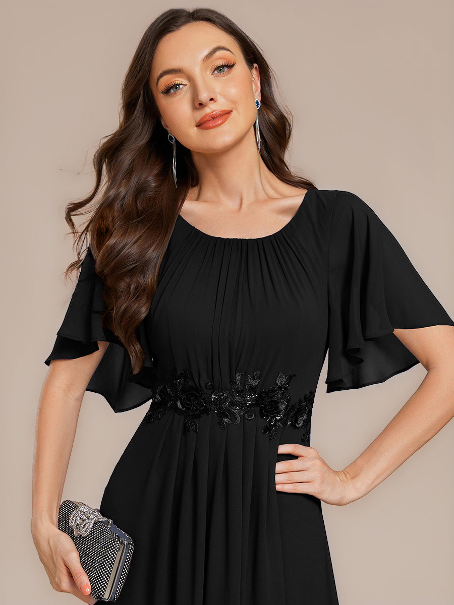 Midi Länge A Linie Chiffon Kleid Mit Rundhalsausschnitt Raffung Blumenmuster Und Applikationen #Farbe_Schwarz