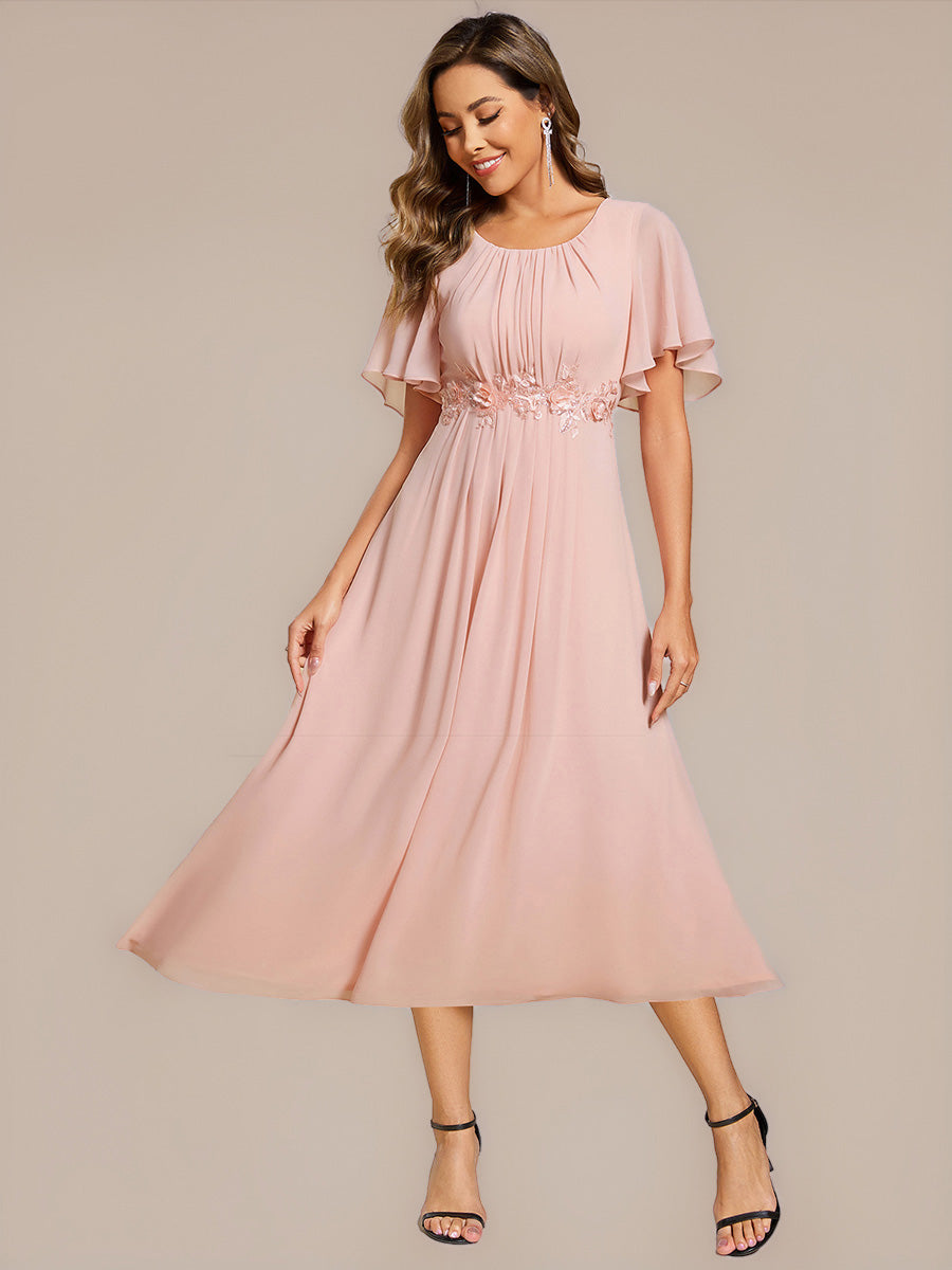 Midi Länge A Linie Chiffon Kleid Mit Rundhalsausschnitt Raffung Blumenmuster Und Applikationen #Farbe_Pink