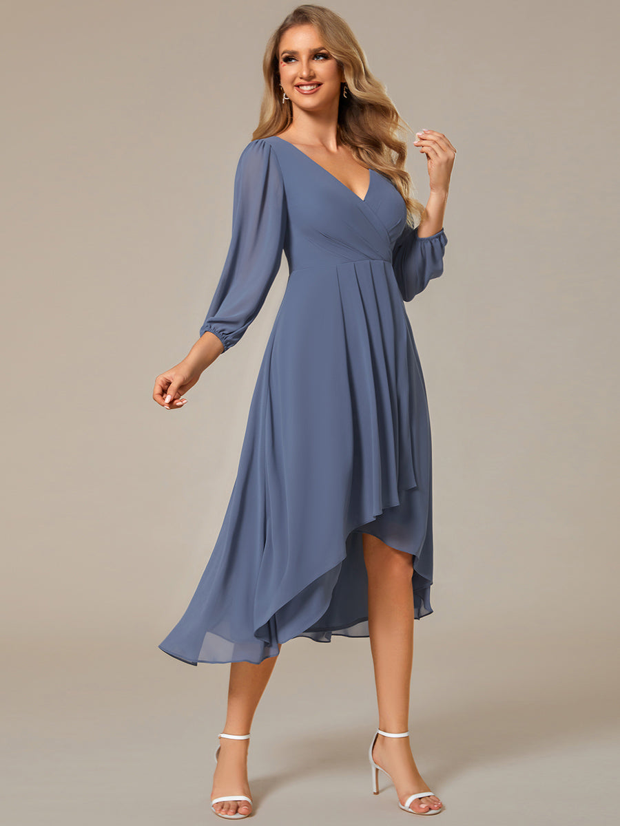 Robe d'invit¨¦ de mariage trap¨¨ze en mousseline fluide ¨¤ encolure ronde et longueur au genou #farbe_Taubenblau
