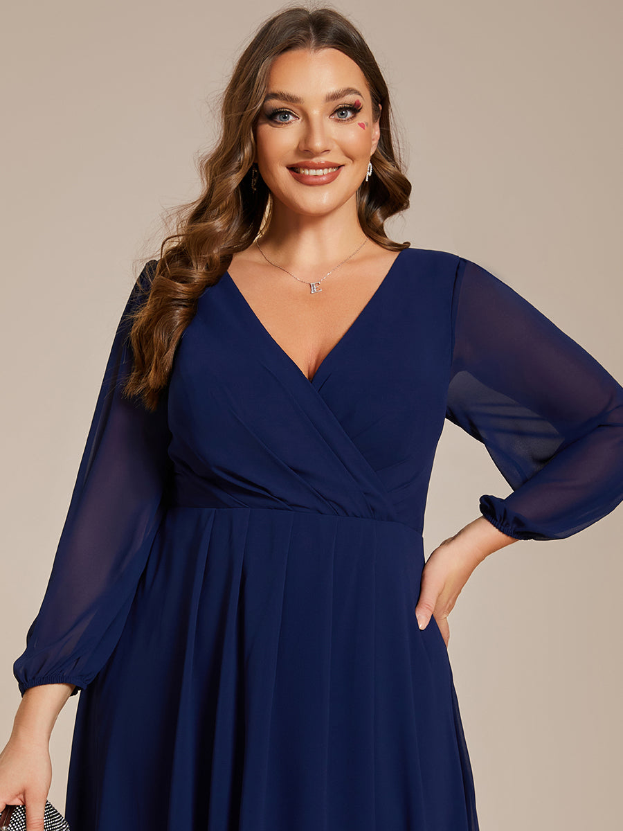 Robe d'invit¨¦ de mariage trap¨¨ze en mousseline fluide ¨¤ encolure ronde et longueur au genou #farbe_Marineblau