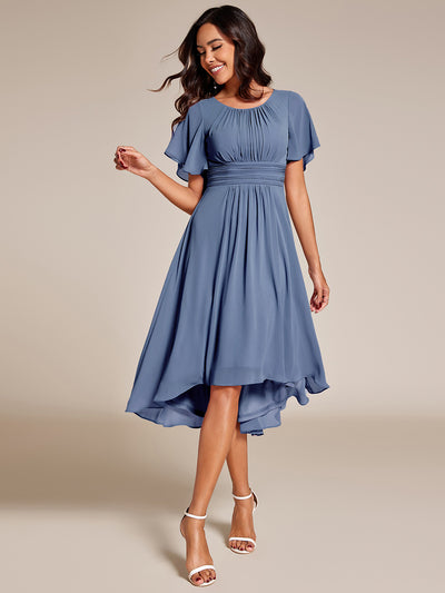 Robe d'invit¨¦ de mariage trap¨¨ze en mousseline fluide ¨¤ encolure ronde et longueur au genou #farbe_Taubenblau