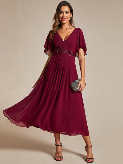 Midi Länge V-Ausschnitt A-Linie Chiffon Kleid Mit Applikationen Und Raffung Details Kleid #Farbe_Burgunderrot