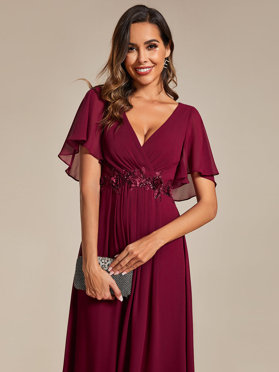 Midi Länge V-Ausschnitt A-Linie Chiffon Kleid Mit Applikationen Und Raffung Details Kleid #Farbe_Burgunderrot