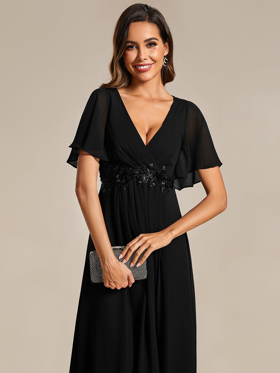Midi Länge V-Ausschnitt A-Linie Chiffon Kleid Mit Applikationen Und Raffung Details Kleid #Farbe_Schwarz
