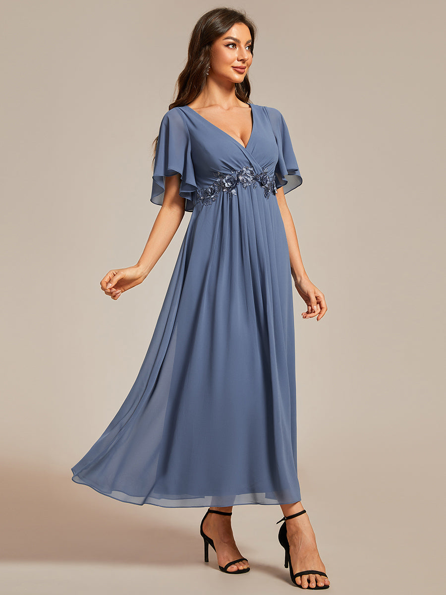 Midi Länge V-Ausschnitt A-Linie Chiffon Kleid Mit Applikationen Und Raffung Details Kleid #Farbe_Taubenblau